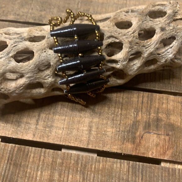 31 Bits Recycled Paper Bead Bracelet - Picture 4 of 5